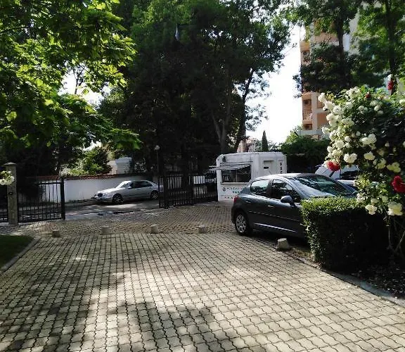 Lejlighedshotel Guest Dental Space 3*